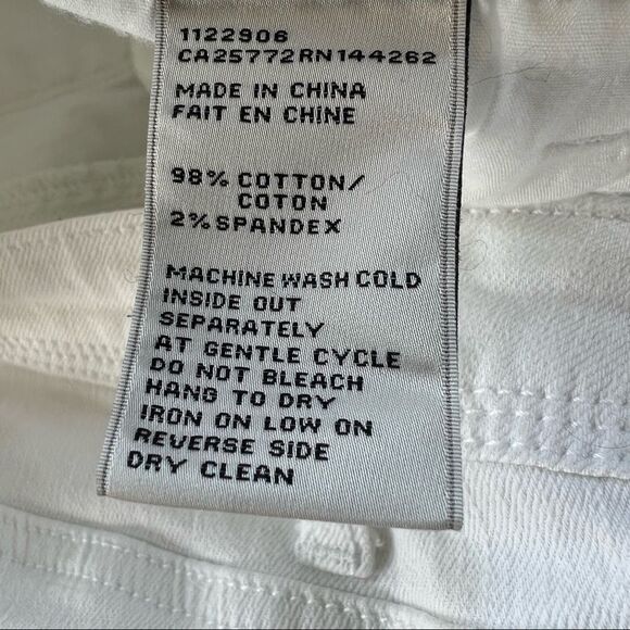 Dex Distressed White Embroidered Floral Design Crop Jeans Size 30 - Picture 9 of 11